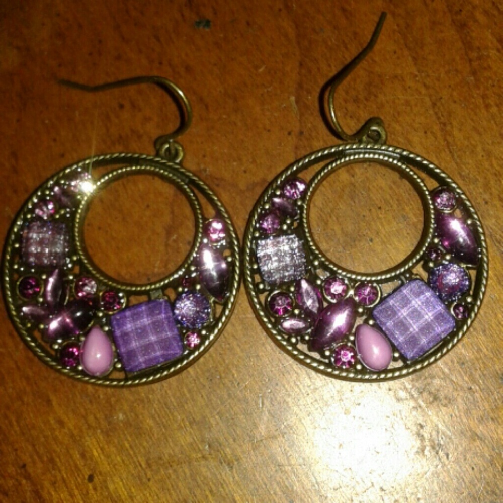 SALE! Vintage brass and purple stones earring